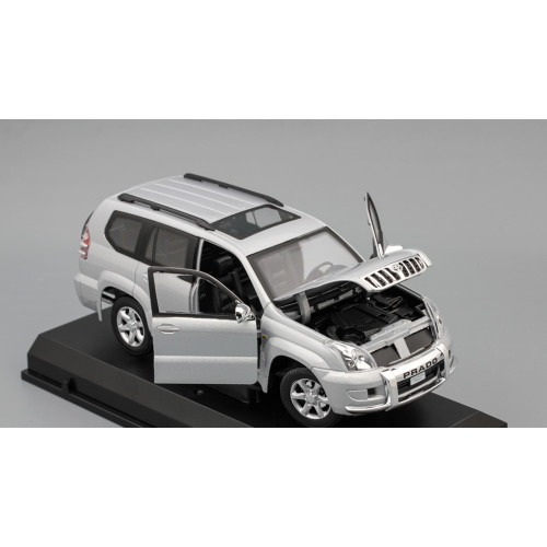 1:24 Масштабная модель TOYOTA Land Cruiser Prado SUV, silver