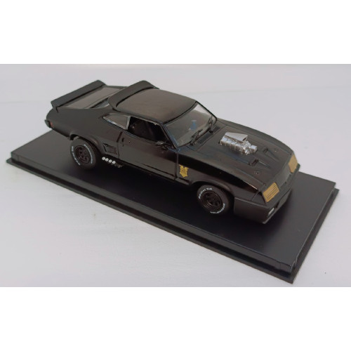 1:43 Масштабная модель FORD Falcon XB V8 "Black Interceptor" 1973 (из к/ф "Безумный Макс")