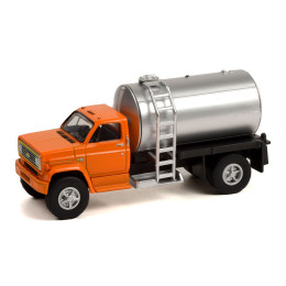 1:64 Масштабная модель CHEVROLET C-60 цистерна удобрения Orange/Silver 1982