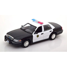 1:24 Масштабная модель FORD Crown Victoria Interceptor "Reno Sheriff's Department" 1998 (машина лейтенанта Джима Дангла из т/c "Рино 911")