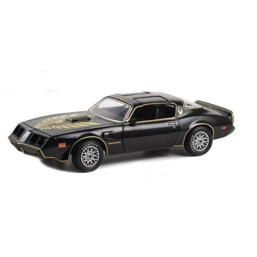 1:24 Масштабная модель PONTIAC Firebird Trans Am 1979 (из к/ф "Рокки II")