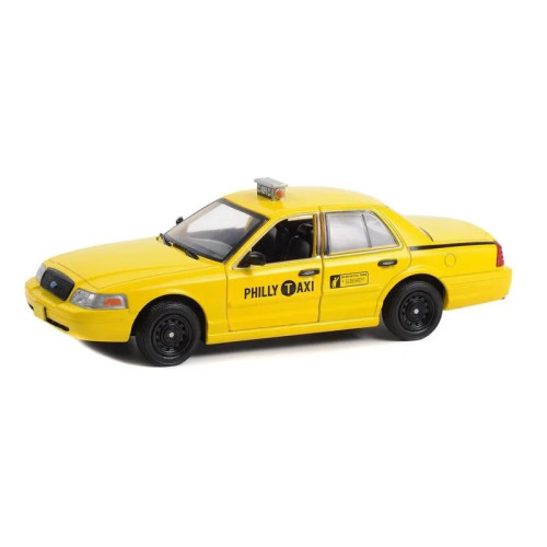 1:24 Масштабная модель FORD Crown Victoria "Philly Taxi" 1999 (из к/ф "Крид")