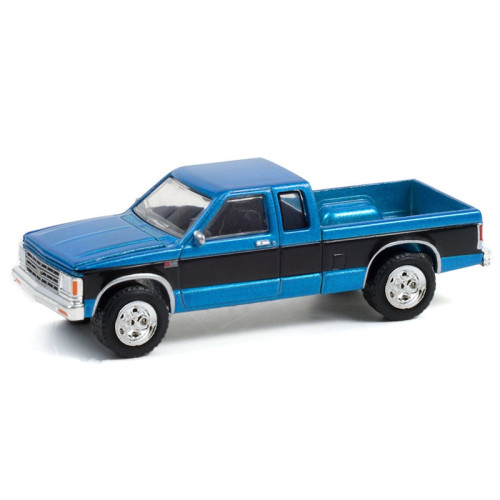 1:64 Масштабная модель CHEVROLET S-10 Extended Cab "100th Anniversary of Chevy Trucks" 1988