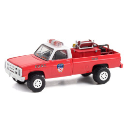 1:64 Масштабная модель CHEVROLET M1008 4x4 "Fire Department City of New York" (FDNY) with Fire Equipment, Hose and Tank 1986