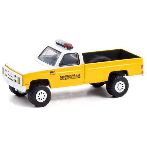 1:64 Масштабная модель CHEVROLET M1008 4x4 "Sturgeon Lake Minnesota Fire Department" (пожарный) 1987