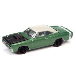 1:64 Масштабная модель Dodge Coronet A12 Super Bee 1969 (F6 Green Poly w/Gloss White Roof)