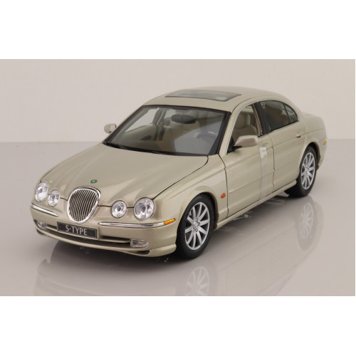 1:18 Масштабная модель Jaguar S Type 1999