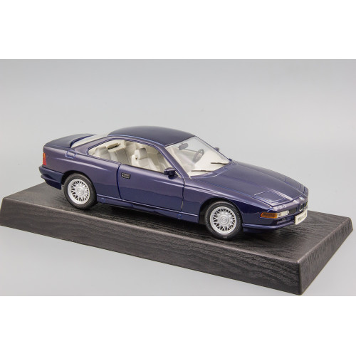 1:18 Масштабная модель BMW 850i (1990) Blue