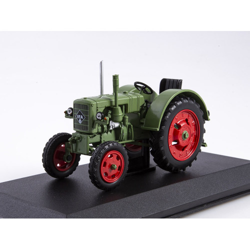 1:43 Тракторы №125 - IFA RS О4-30