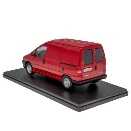 1:24 Масштабная модель CITROEN Jumpy 1995 Red