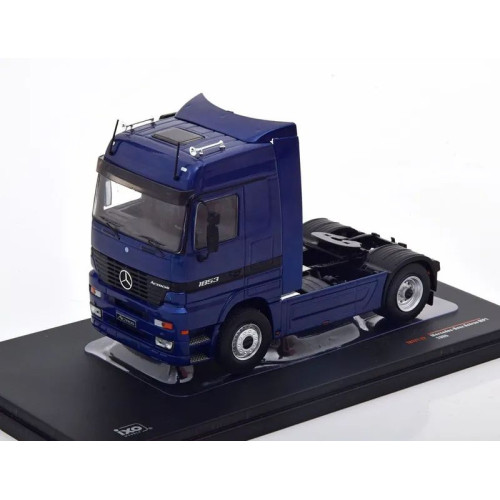 1:43 Масштабная модель MERCEDES-BENZ Actros MP1 towing vehicle (1995), dark blue-metallic