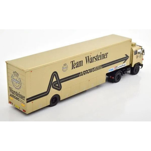 1:43 Масштабная модель VOLVO F89 Race Transporter с полуприцепом "Warsteiner Arrows Team F1" (1981)