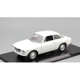 1:24 Масштабная модель ALFA ROMEO Giulia GT 1300 Junior (1966), white