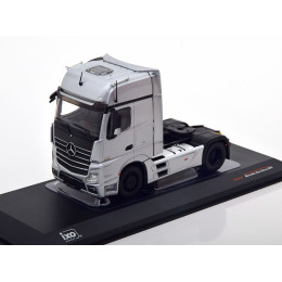 1:43 Масштабная модель MERCEDES-BENZ Actros MP4 1851 седельный тягач (2016), Silver