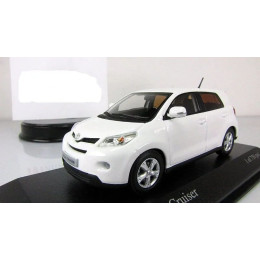 1:43 Масштабная модель Toyota Urban Cruiser white 2009