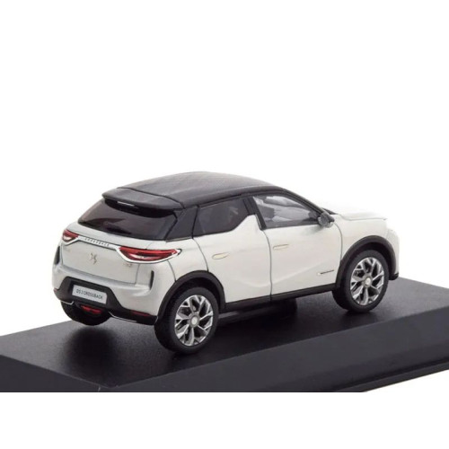 1:43 Масштабная модель Citroen DS3 Crossback E-Tense 2019 белый перламутр с черным