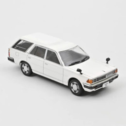 1:43 Масштабная модель Nissan Cedric Van Deluxe 1995 белый