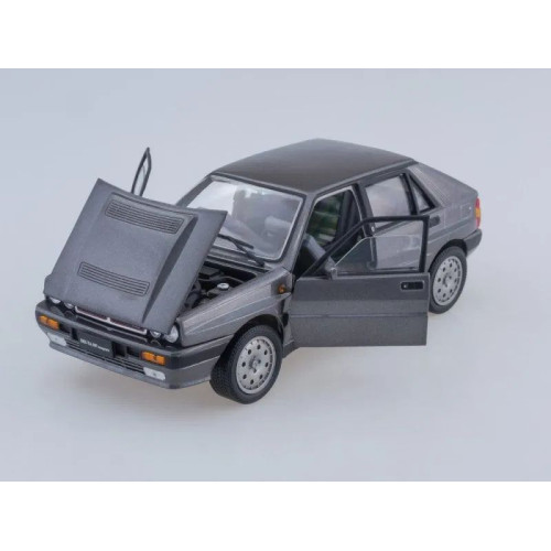 1:18 Масштабная модель Lancia Delta HF Integrale 16V (grigio Quarts)