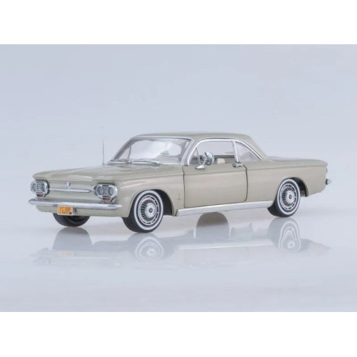 1:18 Масштабная модель Chevrolet Corvair Coupe (Autumn Gold)