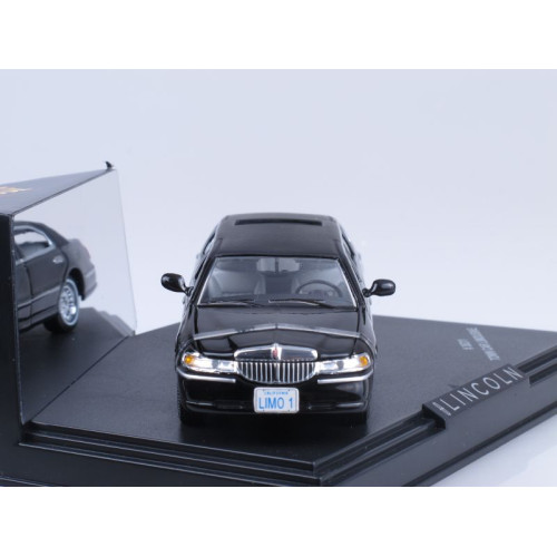 1:43 Масштабная модель LINCOLN LIMOUSINE 2000, black