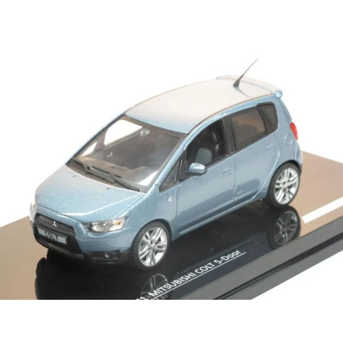 1:43 Масштабная модель Mitsubishi Colt 5-Door lightbluemetallic