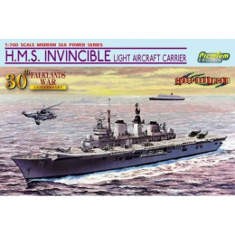 1:700 Сборная модель H.M.S. INVINCIBLE LIGHT AIRCRAFT CARRIER