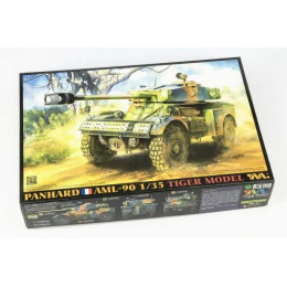 1:35 Сборная модель Panhard AML-90 Light Armoured Car