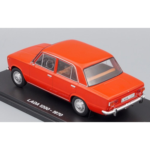 1:24 Масштабная модель LADA 1200 (1970)