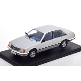 1:24 Масштабная модель OPEL Senator 3.0E (1978), silver