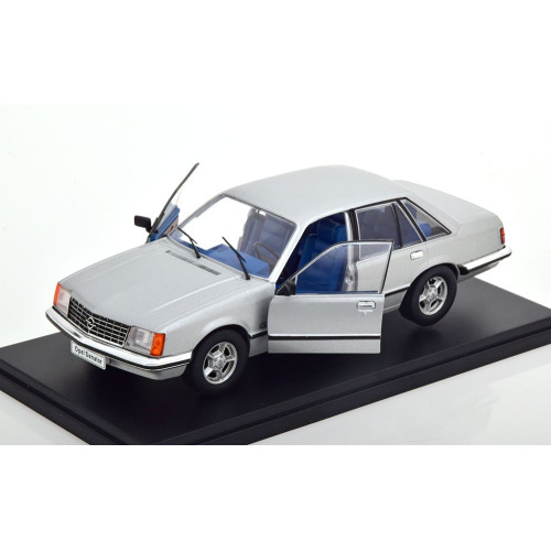 1:24 Масштабная модель OPEL Senator 3.0E (1978), silver