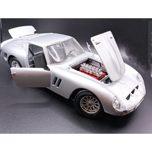 1:18 Масштабная модель Ferrari 250 GTO