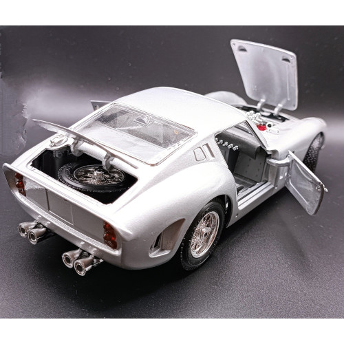 1:18 Масштабная модель Ferrari 250 GTO