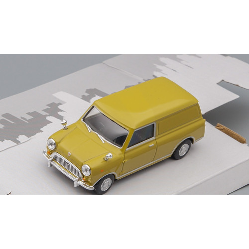 1:43 Масштабная модель MINI Panel Van, mustard