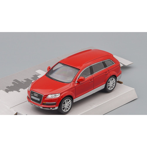 1:43 Масштабная модель AUDI Q7, red