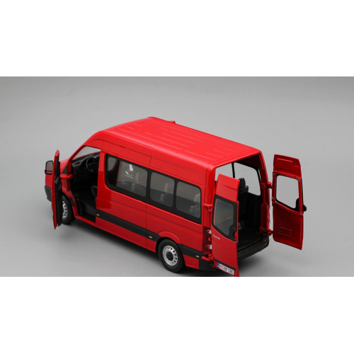 1:24 Масштабная модель VOLKSWAGEN Crafter Bus, red