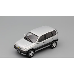 1:43 Масштабная модель NIVA Chevrolet 2123, silver