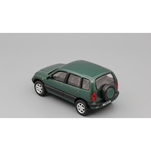 1:43 Масштабная модель NIVA Chevrolet 2123, metallic green